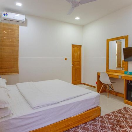 Alaika Maafushi Hotel Ngoại thất bức ảnh