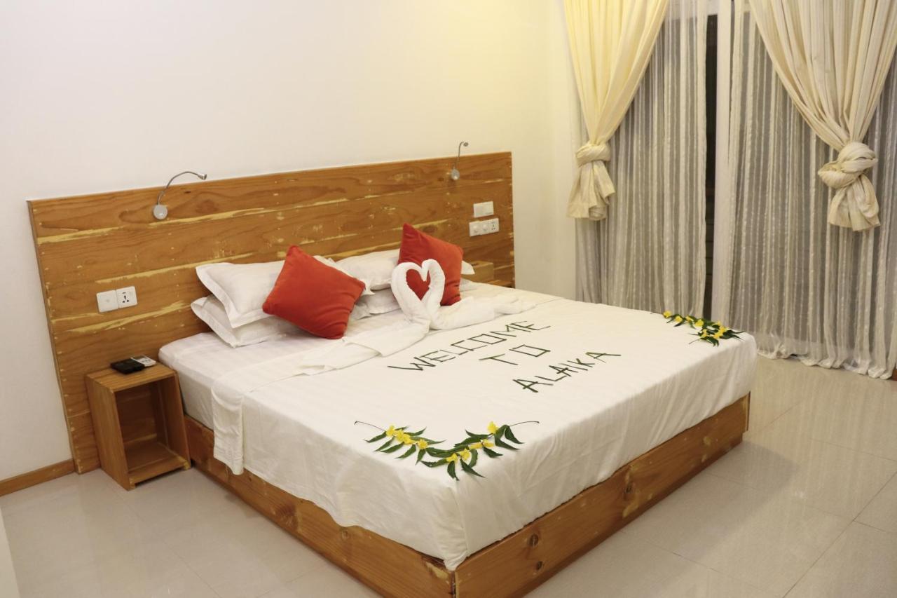 Alaika Maafushi Hotel Ngoại thất bức ảnh