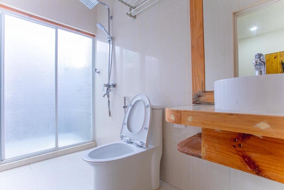 Alaika Maafushi Hotel Ngoại thất bức ảnh