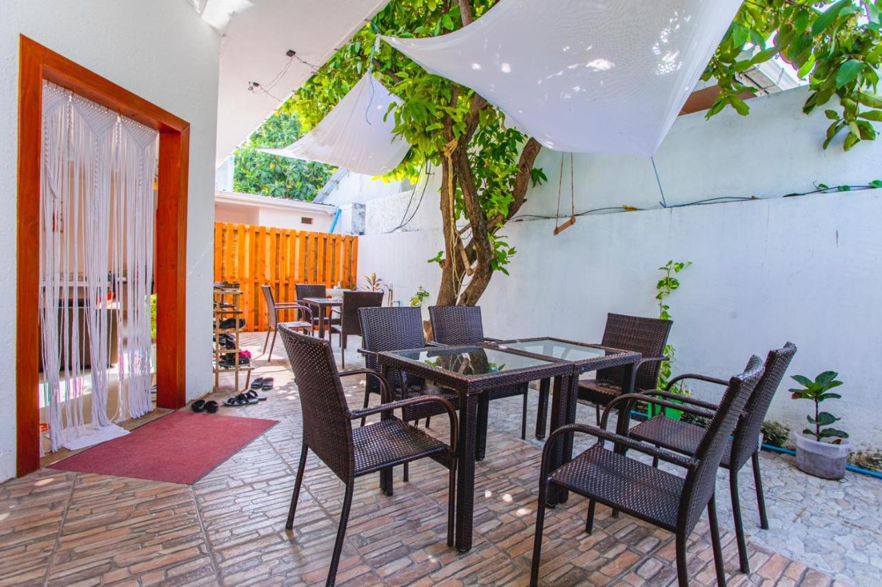 Alaika Maafushi Hotel Ngoại thất bức ảnh