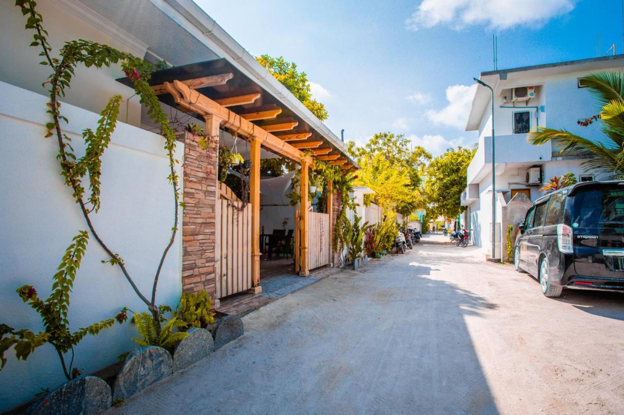 Alaika Maafushi Hotel Ngoại thất bức ảnh