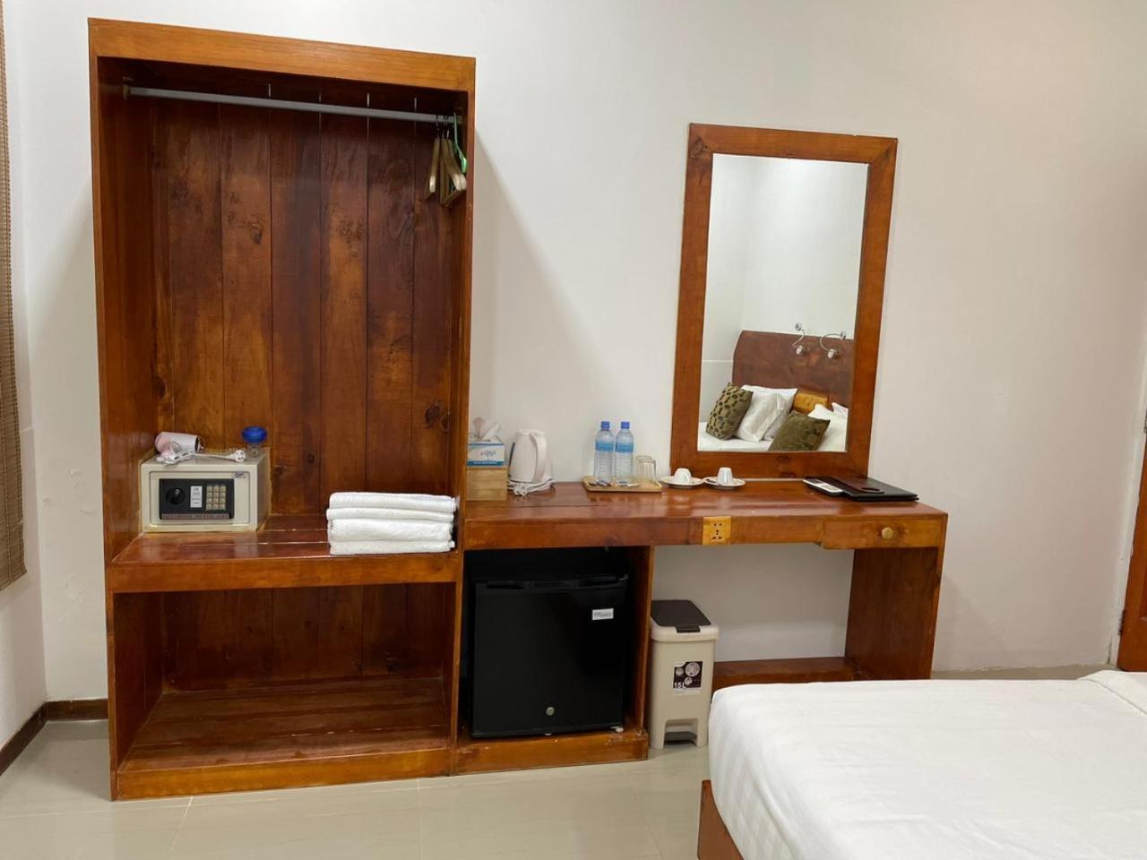 Alaika Maafushi Hotel Ngoại thất bức ảnh