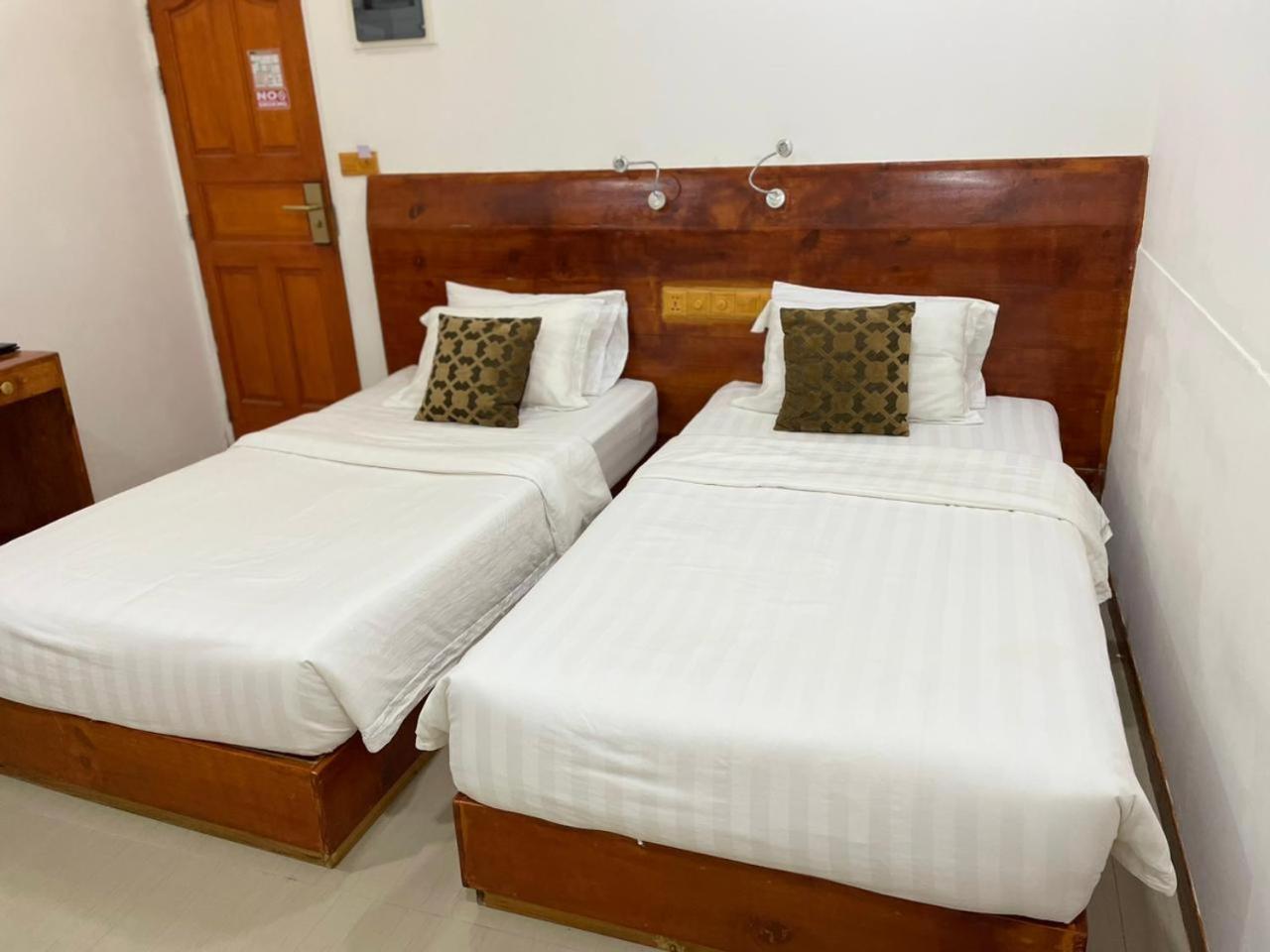 Alaika Maafushi Hotel Ngoại thất bức ảnh